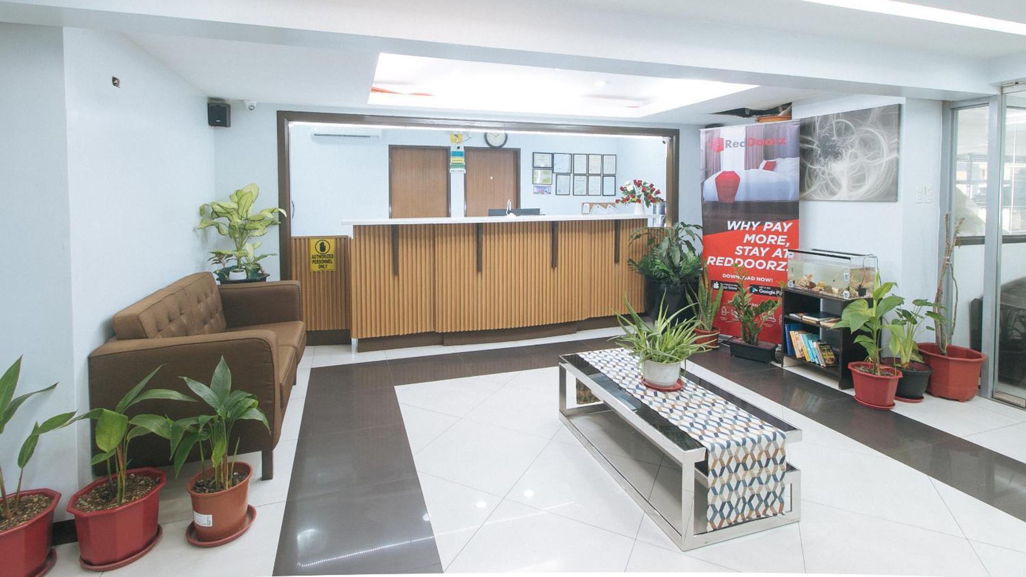 Reddoorz At Bp International Powerhouse Inc Near Sm Manila Hotel Exterior photo