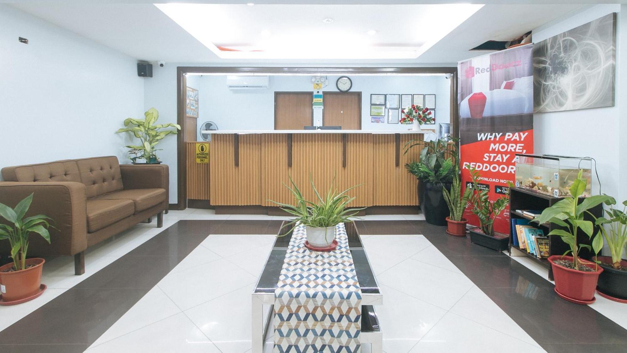 Reddoorz At Bp International Powerhouse Inc Near Sm Manila Hotel Exterior photo