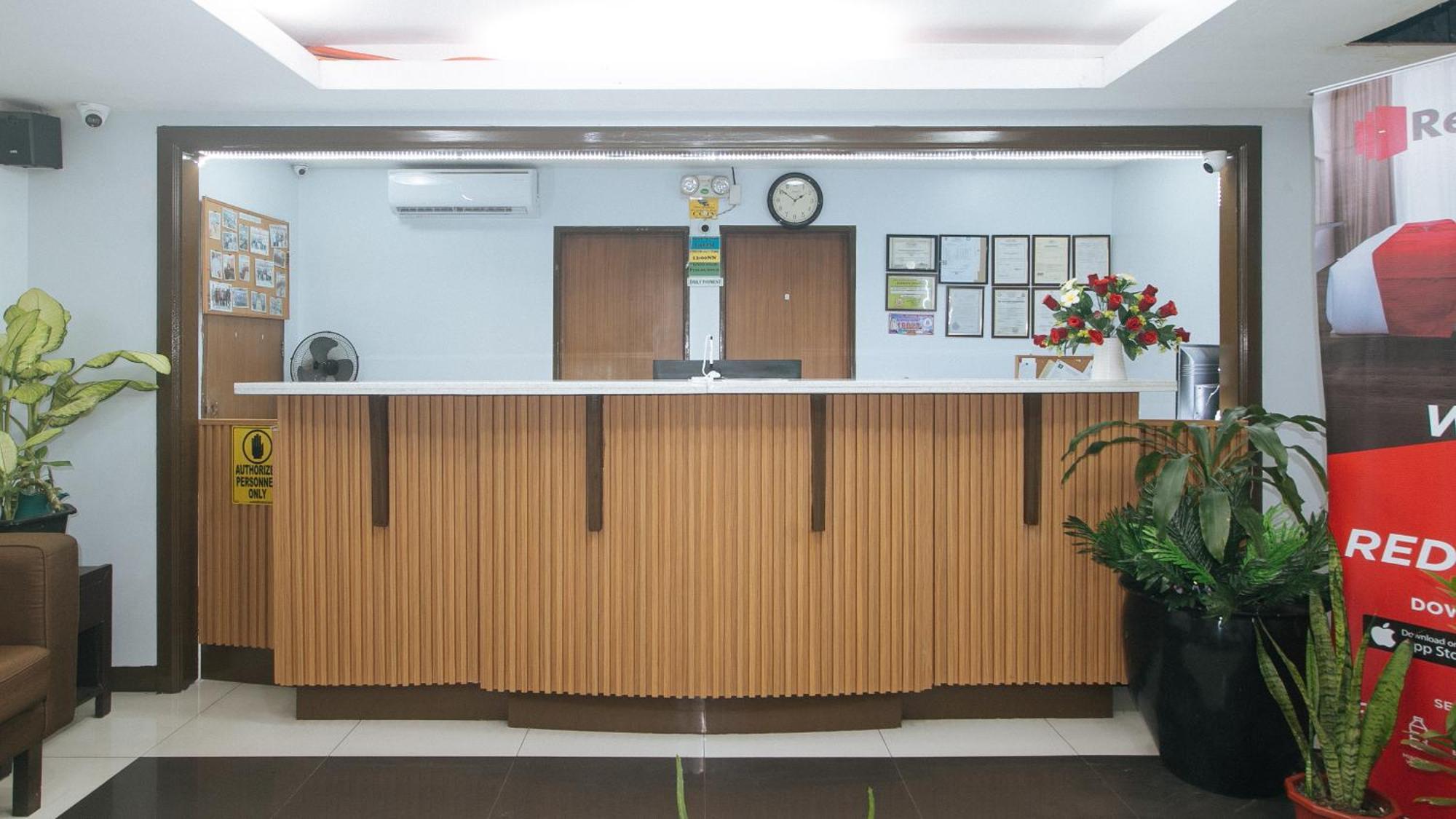 Reddoorz At Bp International Powerhouse Inc Near Sm Manila Hotel Exterior photo