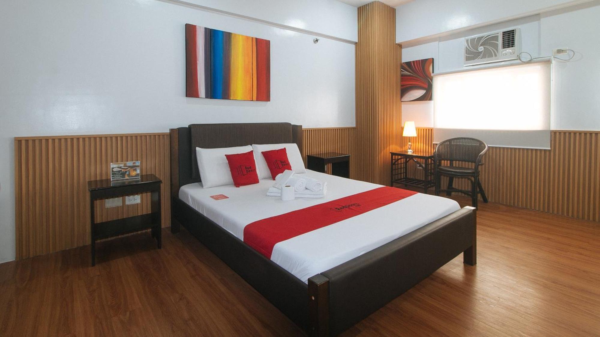 Reddoorz At Bp International Powerhouse Inc Near Sm Manila Hotel Exterior photo